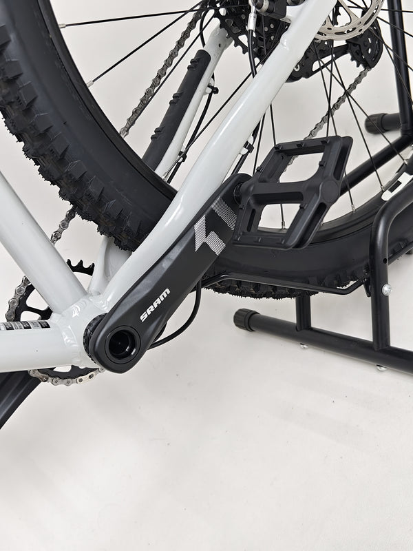 Outdoor ambiance catch of the Whyte 905 V5 2023 Mountain Bike captured during adventure.