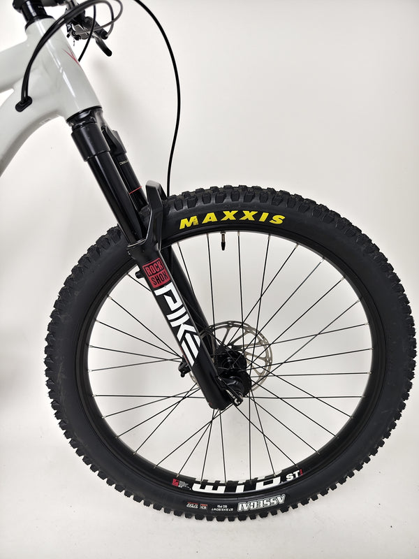 Display view of the Whyte 905 V5 2023 Mountain Bike to showcase its excellent features.