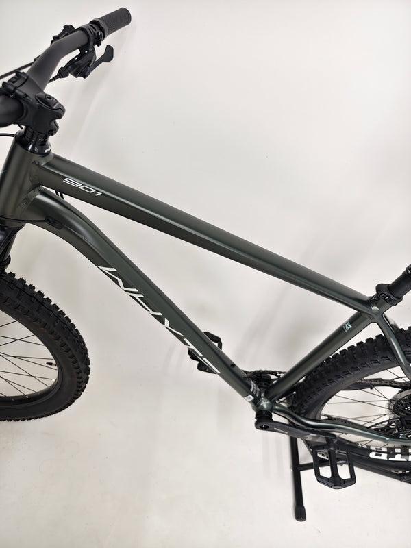 Close-up view of the Whyte 901 V4 2022 Mountain Bike's stylish design details.