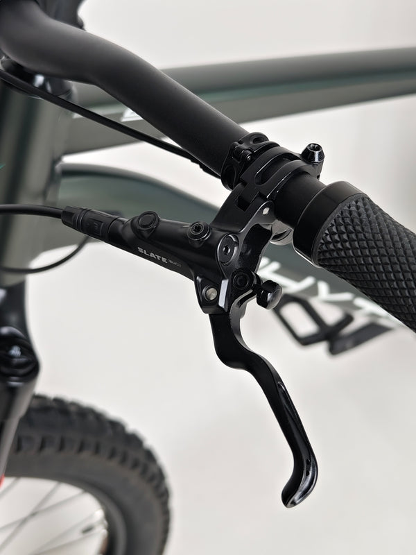 Image of the Whyte 901 V4 2022 Mountain Bike with a focus on its luxurious suspension features.