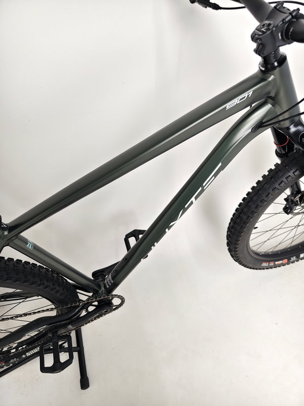 The entirety of the Whyte 901 V4 2022 Mountain Bike emphasizing its excellent build quality.