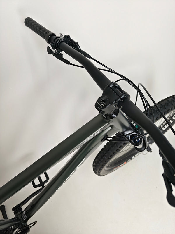 The sturdy and reliable structure of the Whyte 901 V4 2022 Mountain Bike captured in detail.
