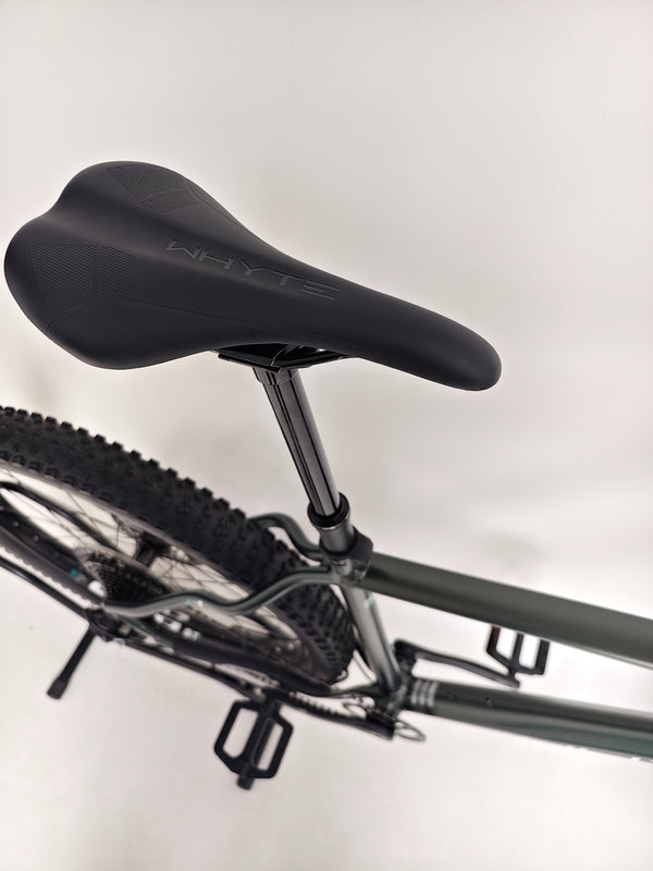 The Whyte 901 V4 2022 Mountain Bike displayed with its front suspension and rear derailer components.