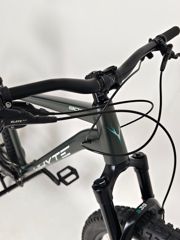 Image capturing the exquisite details of the Whyte 901 V4 2022 Mountain Bike’s ergonomic design.