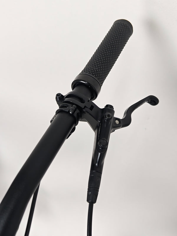 Highlighting the outstanding finish of the Whyte 901 V4 2022 Mountain Bike's alloy frame.