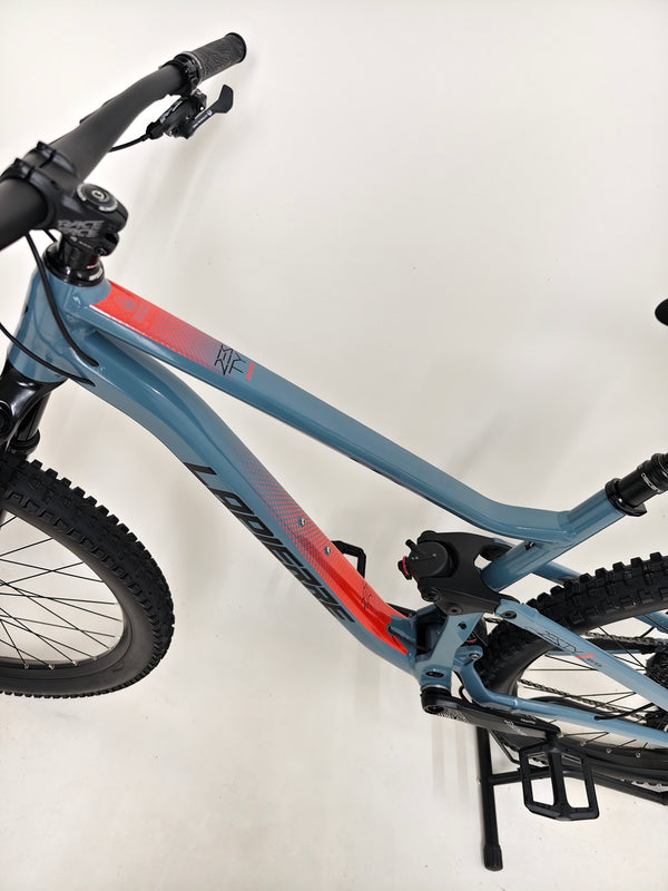 Check out the minor frame scratches on the Lapierre Zesty AM 5.9 LARGE, indicative of its usage.