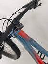 Detailed shot of the components on the Lapierre Zesty AM 5.9 LARGE, featuring close-up specifications.
