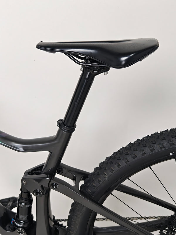 Detailed view of the SRAM Eagle AXS controller on the Scott Spark RC 900 Team Issue AXS Carbon.