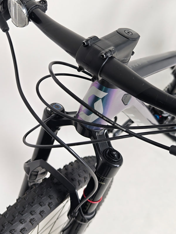 Clear image of the suspension settings on the Scott Spark RC 900 Team Issue AXS Carbon.