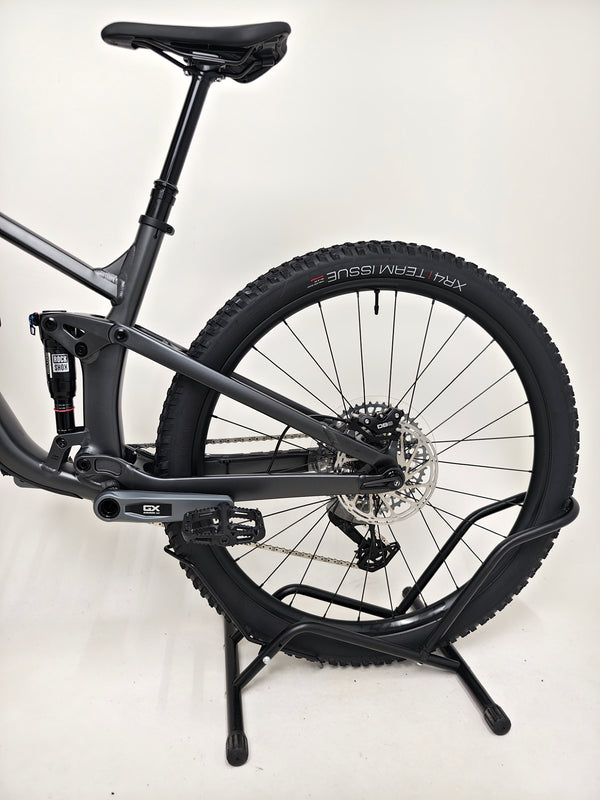 Trek Top Fuel 8 GX AXS 2024 detail focusing on SRAM Eagle XS-1275 cassette and gear configurations.