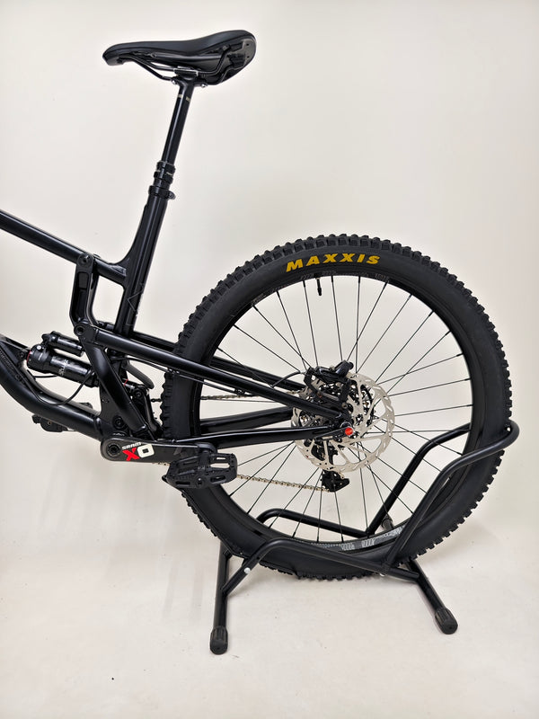 Santa Cruz Nomad Alloy R / SRAM XX1 / HOPE Hubs / E.13 / XL / Top-Spec / Very Good Condition! - Close-up of bike features displaying innovative design and mechanics.