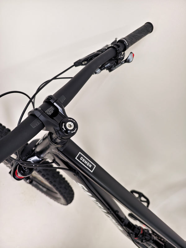 Santa Cruz Nomad Alloy R / SRAM XX1 / HOPE Hubs / E.13 / XL / Top-Spec / Very Good Condition! - Image featuring the bike's lightweight design and attention to detail.