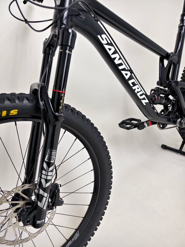 Santa Cruz Nomad Alloy R / SRAM XX1 / HOPE Hubs / E.13 / XL / Top-Spec / Very Good Condition! - Rear view featuring both wheels and detailing of the tyres.