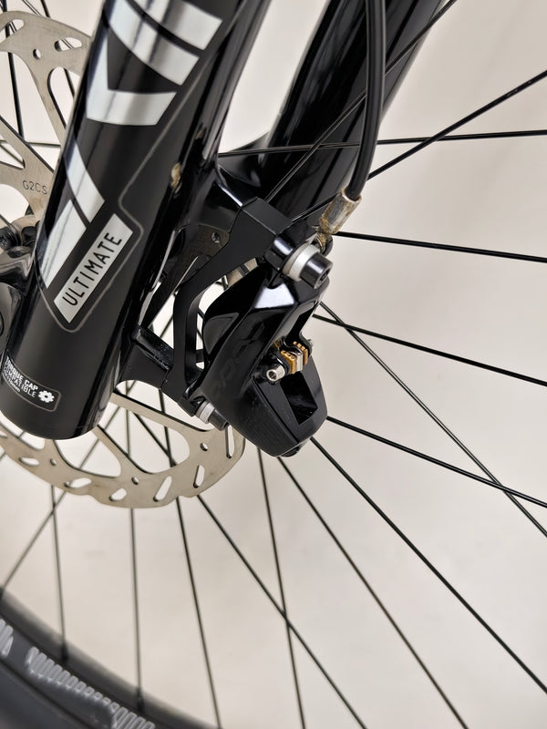 Santa Cruz Nomad Alloy R / SRAM XX1 / HOPE Hubs / E.13 / XL / Top-Spec / Very Good Condition! - Front shot of the bike from a low angle showing stature and presence.