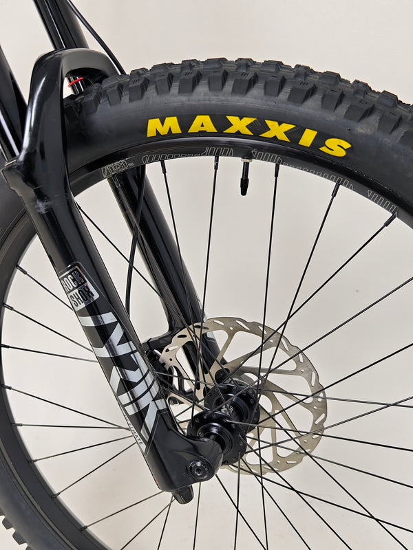 Santa Cruz Nomad Alloy R / SRAM XX1 / HOPE Hubs / E.13 / XL / Top-Spec / Very Good Condition! - Full view of the bike featuring its camo decals and custom finishing.