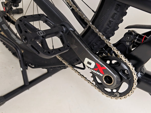 Santa Cruz Nomad Alloy R / SRAM XX1 / HOPE Hubs / E.13 / XL / Top-Spec / Very Good Condition! - Overall bike shot emphasizing its rugged capability for trails.