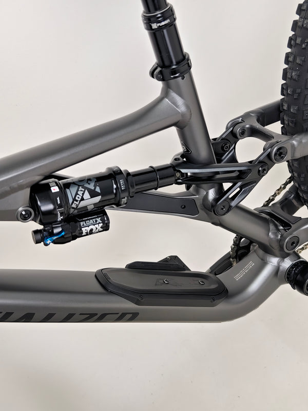 Specialized Stumpjumper EVO Comp Alloy 29/27.5 MULLET / MEDIUM S3 / Very Good Condition - Side angle view focusing on the rear suspension.