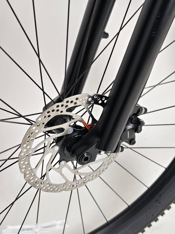 Image capturing the Specialized Turbo Tero 3.0’s frame geometry, showcasing its athletic design.