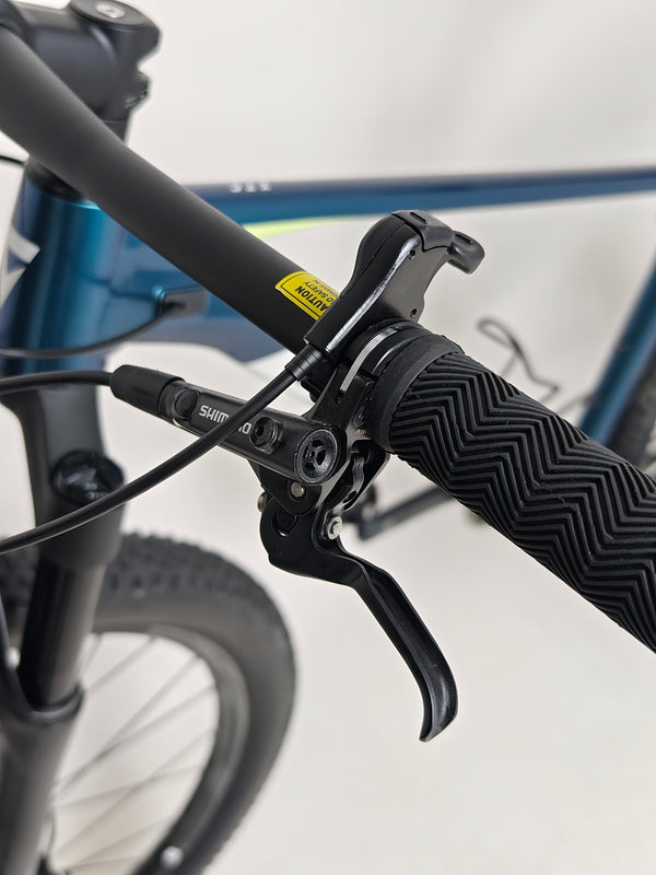 Detailed look at the 12 speed system of the Giant XTC SLR 29 1 Mountain Bike 2024.