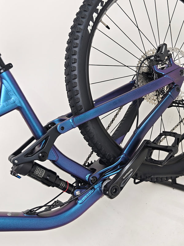 Delicate details of the Voodoo CANZO Pro 2026 LARGE Dropper bike’s frame and components, showcasing its immaculate state as Like NEW.