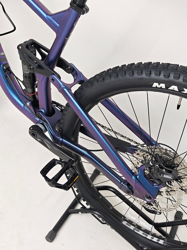 Top-down view of the Voodoo CANZO Pro 2026 LARGE Dropper bike, showcasing its components visibility and Like NEW condition.