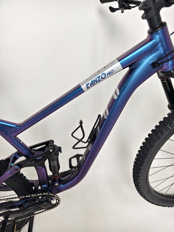 Voodoo CANZO Pro 2026 LARGE Dropper bike wheel detailing with Maxxis Minion and Dissector tyres, demonstrating its performance features in Like NEW condition.