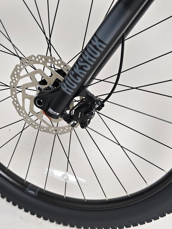 Close-up of the 2025 Boardman MTR 8.8 crankset in excellent condition, Medium, RRP: £1,600.00