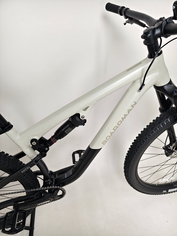 Close-up of the chainset on the 2025 Boardman MTR 8.8, excellent condition, Medium, RRP: £1,600.00