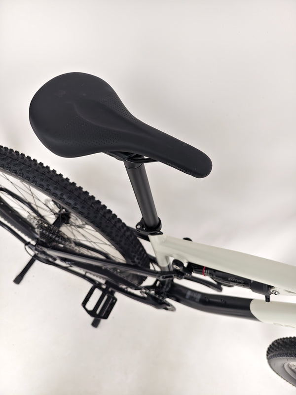 2025 Boardman MTR 8.8 bike at an angle, showcasing excellent condition, Medium, RRP: £1,600.00