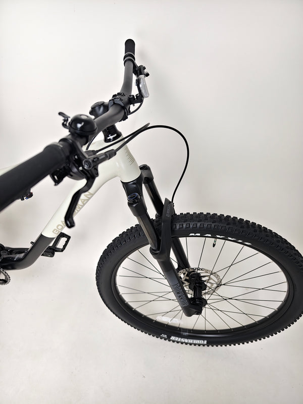 2025 Boardman MTR 8.8 bike showcasing saddle height, excellent condition, Medium, RRP: £1,600.00