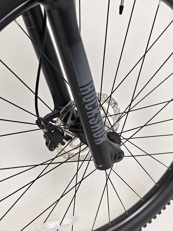 End view of the 2025 Boardman MTR 8.8 tyres, excellent condition, Medium, RRP: £1,600.00