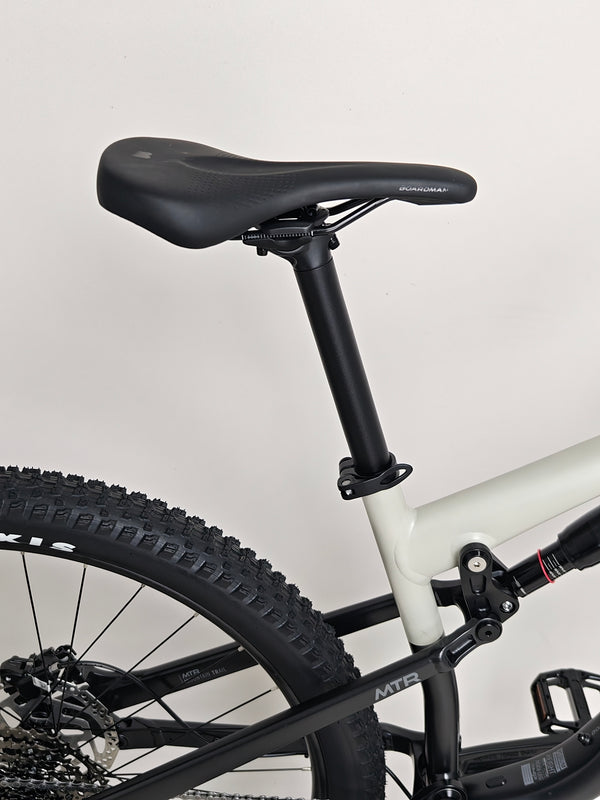 2025 Boardman MTR 8.8 showcasing frame angles in excellent condition, Medium, RRP: £1,600.00