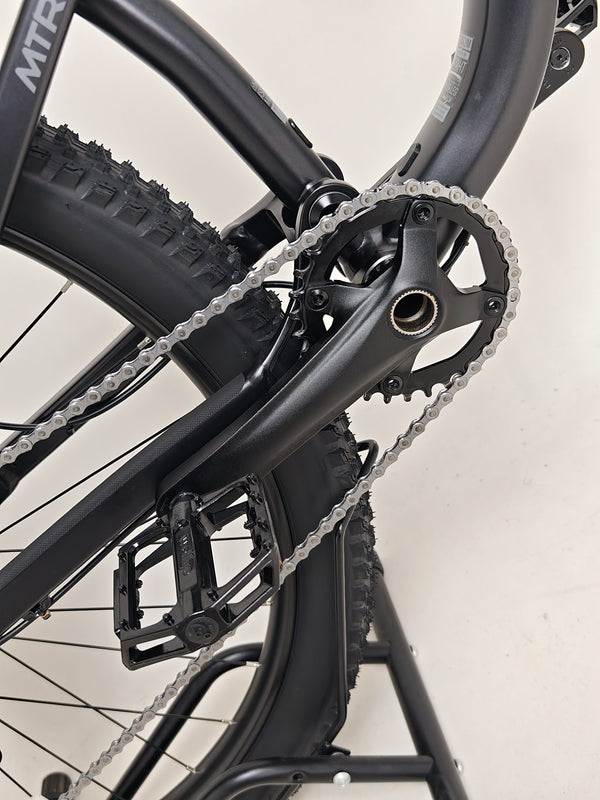 2025 Boardman MTR 8.8 with flat pedals detail, excellent condition, Medium, RRP: £1,600.00