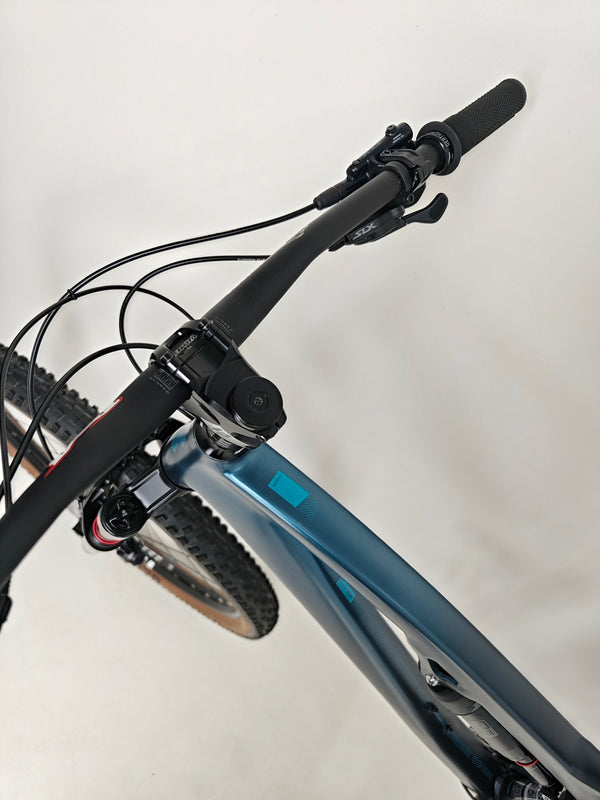 Image display of gear shifter and cables on the 2023 Boardman MTR 9.0 / LARGE / LYRIK / Very Good Condition! / Our Price: £1390.00! / RRP £2,225.00.