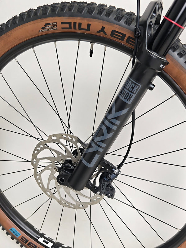 Close-up of the frame's geometry and angles on the 2023 Boardman MTR 9.0 / LARGE / LYRIK / Very Good Condition! / Our Price: £1390.00! / RRP £2,225.00.