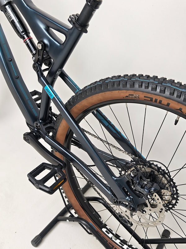 Rear angle view of the 2023 Boardman MTR 9.0 / LARGE / LYRIK / Very Good Condition! / Our Price: £1390.00! / RRP £2,225.00 highlighting features.