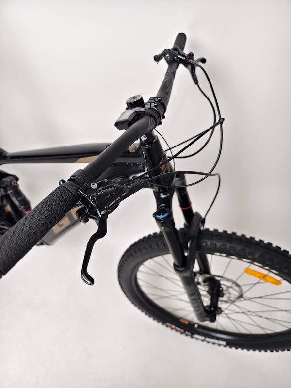 Detailed technical side view of the GT E Force Amp+ Full Suspension e-Bike 2024 showcasing innovative features in excellent condition, XL, Yari, only 51 miles, for £2,250.