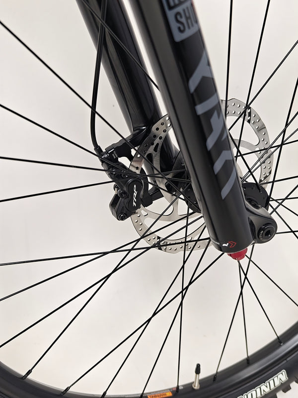 GT E Force Amp+ Full Suspension e-Bike 2024 with directional view, emphasizing technical details, XL size, Yari, excellent condition, only 51 miles, for £2,250.