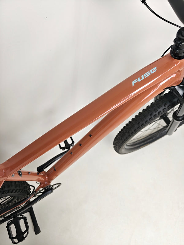 Specialized Fuse Sport 27.5 2023 LARGE Dropper bicycle showcasing its geometry, in excellent condition, our Price: £930.00.