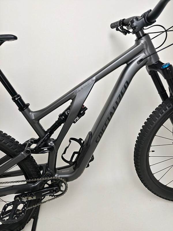 Shimano brake system detail on Specialized Stumpjumper EVO Comp Alloy 29 2024, ensuring optimal performance in Very Good Condition, £3,200.00.