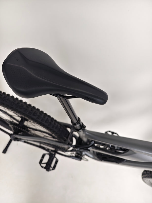 Detail of shifting mechanism on Specialized Stumpjumper EVO Comp Alloy 29 2024, highlighting features in Very Good Condition, £3,200.00.