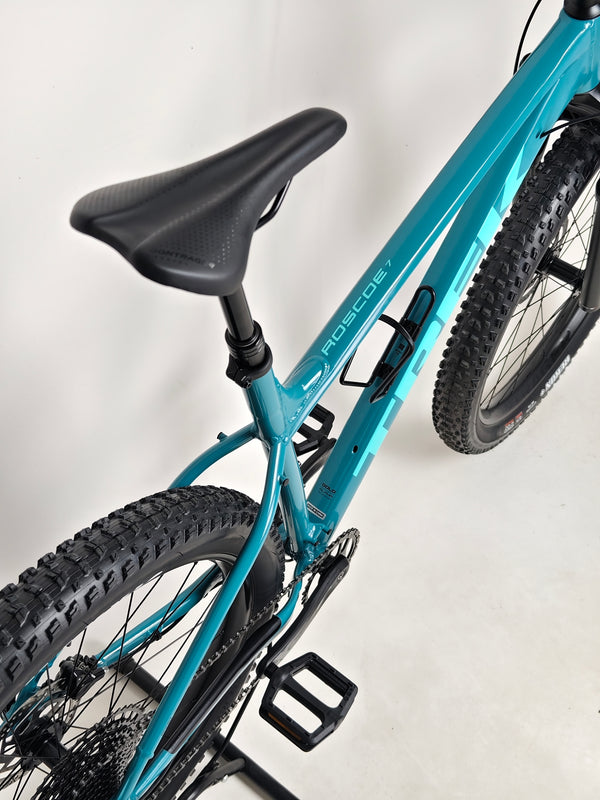 Close-up of Trek ROSCOE 7 2021 mountain bike showing frame quality and components, XL size, in very good condition for £590.