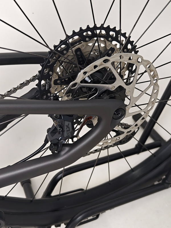 Overview of the rear suspension system on the Specialized Stumpjumper Comp CARBON 2023 mountain bike, in excellent condition, RRP: £4,250.00, discounted to £1,980.00 including FREE Delivery!