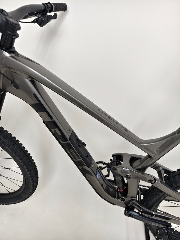 Image capturing the Trek Slash 7 Gen 5 mountain bike, X-LARGE, Lyrik and SLX components, RRP: £2,775.00, current price £1,760.00, includes free and rapid delivery.