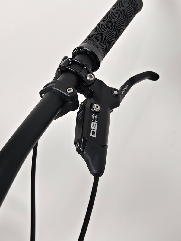 Trek Slash 7 Gen 5 bicycle, X-LARGE size with Lyrik suspension and SLX parts, RRP: £2,775.00, priced at £1,760.00, includes free and fast delivery option.