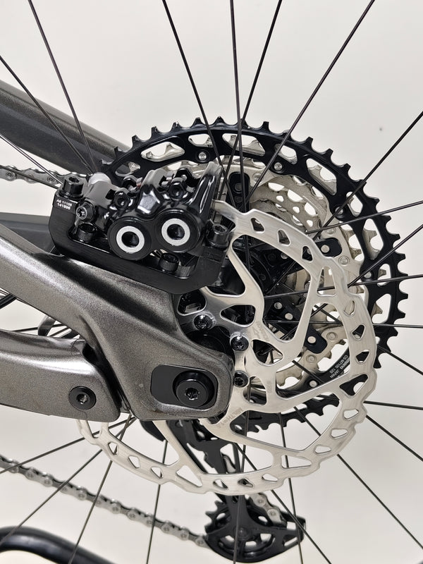 Unique display angle of the Rocky Mountain Altitude Carbon 70 2022 mountain bike showcasing its features for £2,590.00 with free UK delivery.