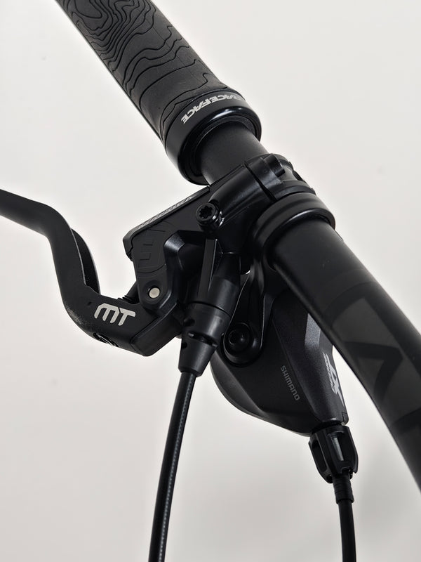 Handlebar grip detail of the Rocky Mountain Altitude Carbon 70 2022, reflecting its premium features for £2,590.00 with free UK delivery.