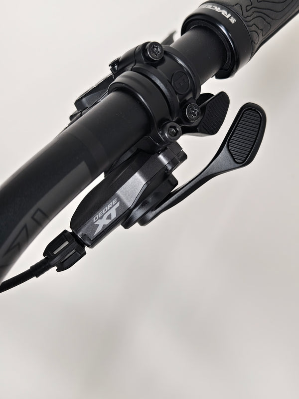 Detailed view of the brake rotors on the Rocky Mountain Altitude Carbon 70 2022 mountain bike, showcasing its excellent condition for £2,590.00 with free UK delivery.