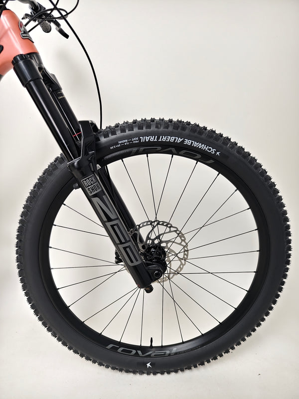 Detailed image of the overall setup of the Rocky Mountain Altitude Carbon 70 2022 mountain bike, priced at £2,590.00 with free UK delivery.