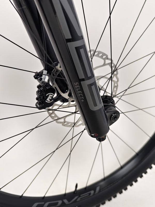 Close-up of the rear derailleur on the Rocky Mountain Altitude Carbon 70 2022, crucial for 12-speed performance at £2,590.00 with free UK delivery.